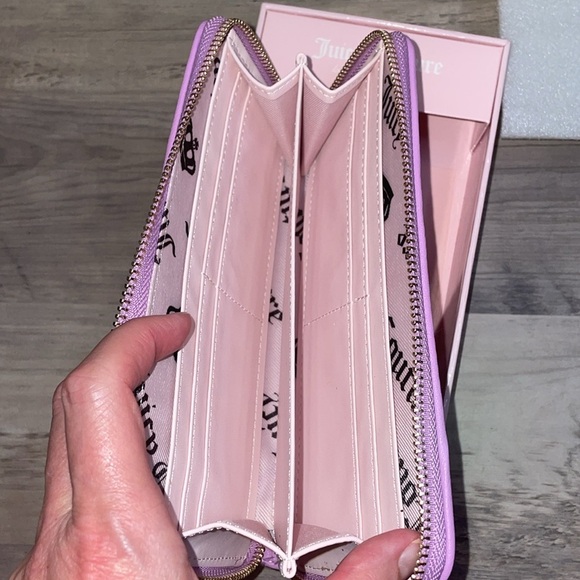 Juicy Couture Womens Wallet Violet purple Quilted tied with a bow zipper NWT - Picture 4 of 10